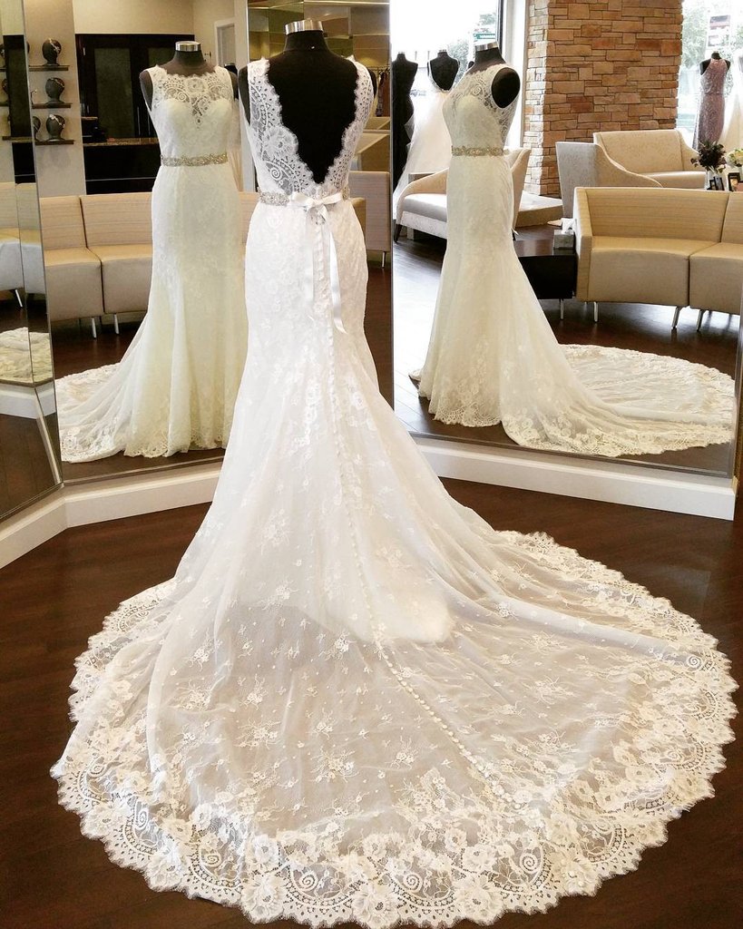 open back lace mermaid wedding dress