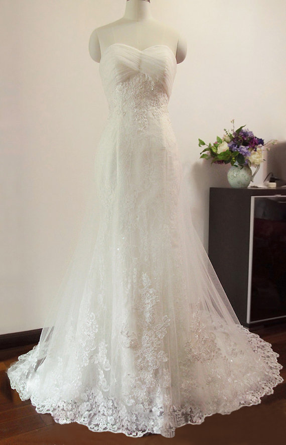 Strapless Sweetheart Lace Appliqués Mermaid Wedding Dress With Long Train